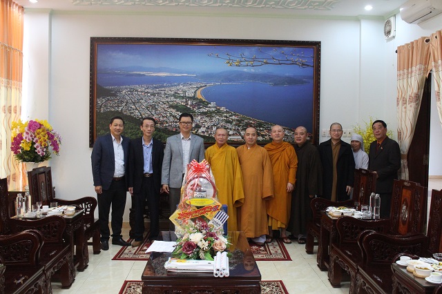 Ban Trị sự Phật giáo Quy Nhơn chúc Tết lãnh đạo chính quyền Tết Quý Mão 2023